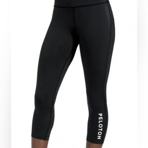 Peloton Essential Capri Black Leggings - Size Large